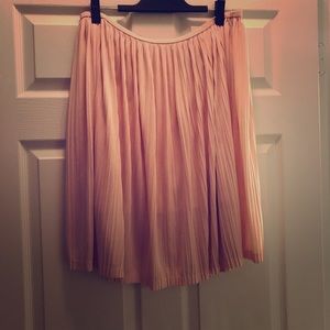 Pink pleated skirt